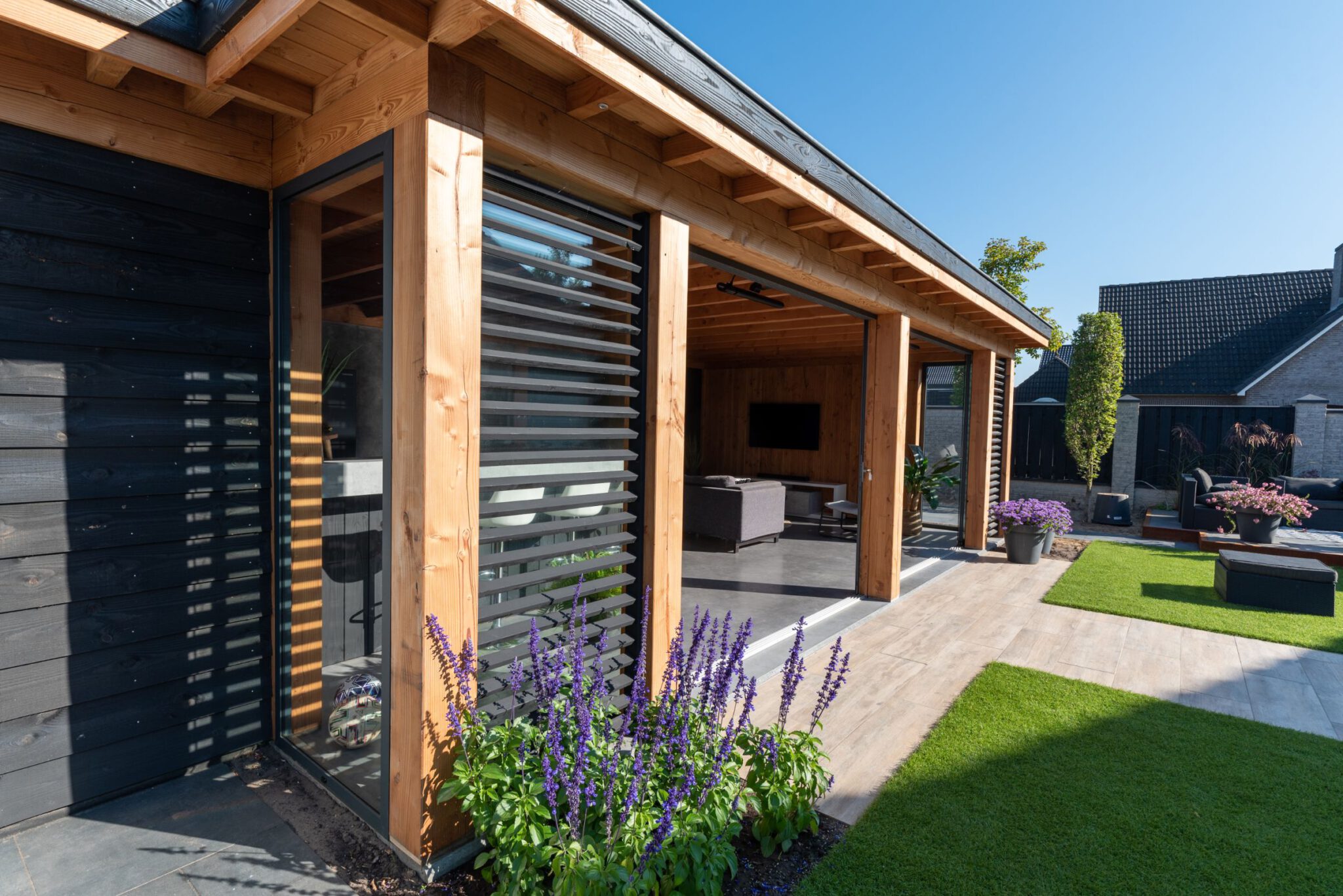 Luxe tuinkamer met bar en tuinhuis - Sfeervol Buitenleven